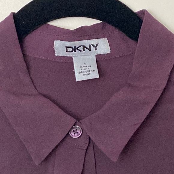DKNY small flowy button-up long sleeve blouse in plum purple - Picture 2 of 6